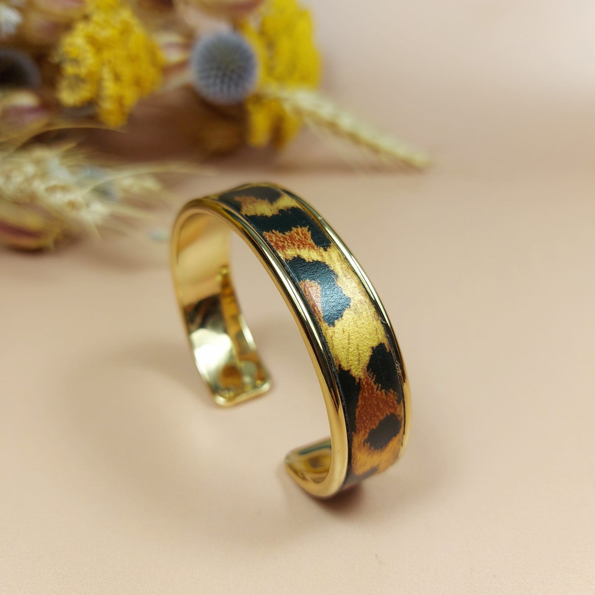 bracelet manchette jonc doré cuir imitation léopard panthère