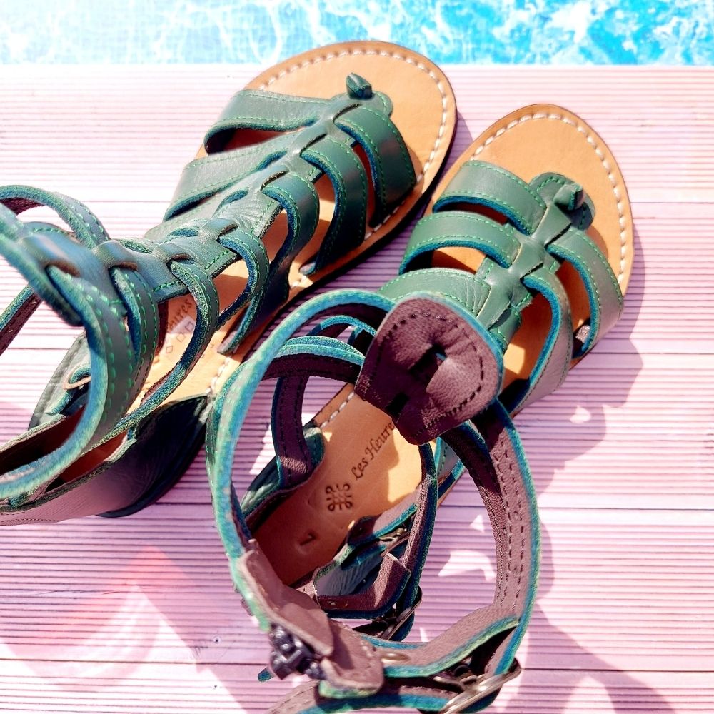 Spartiates vertes en cuir