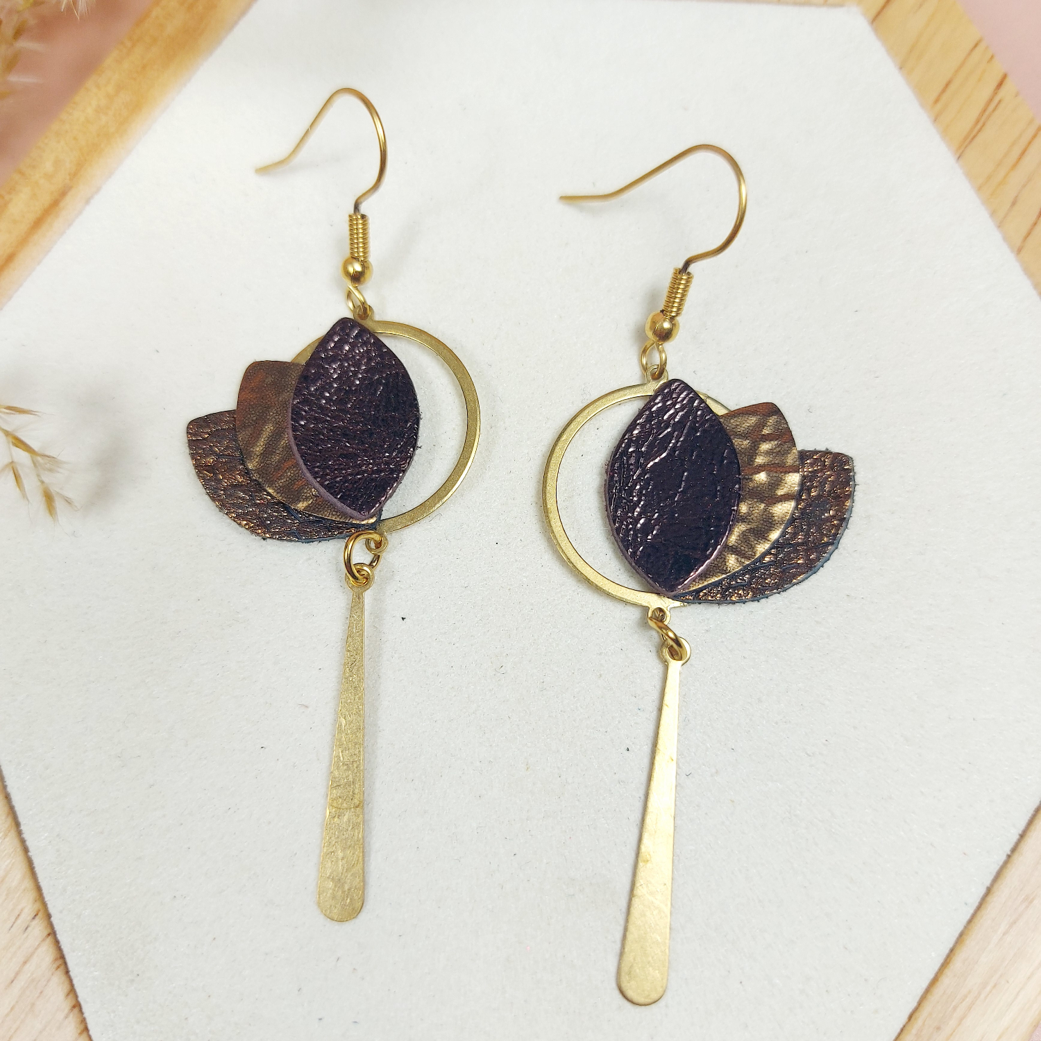 Boucles d'oreilles upcyclées en cuir marron