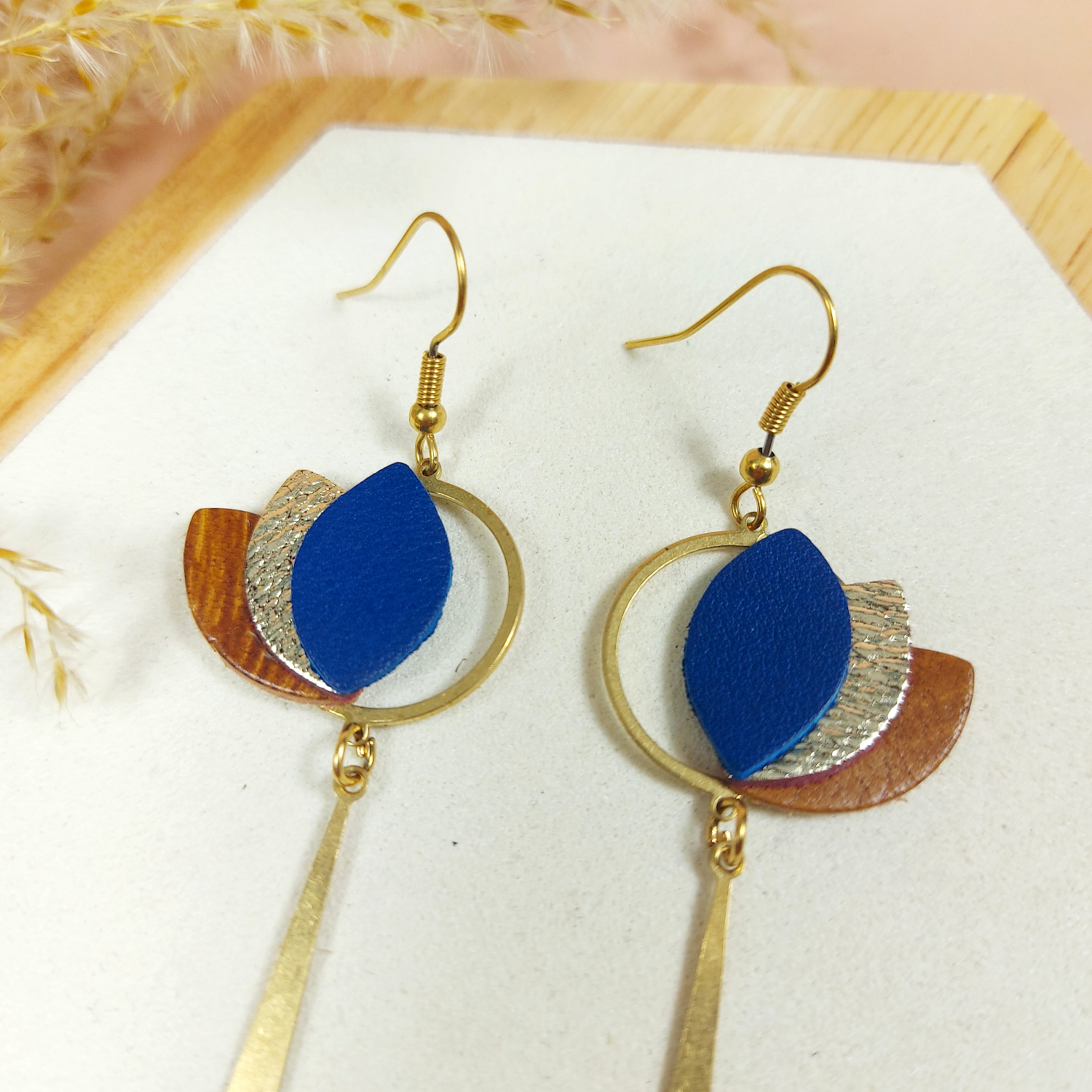 Boucles d'oreilles longues en cuir upcyclé