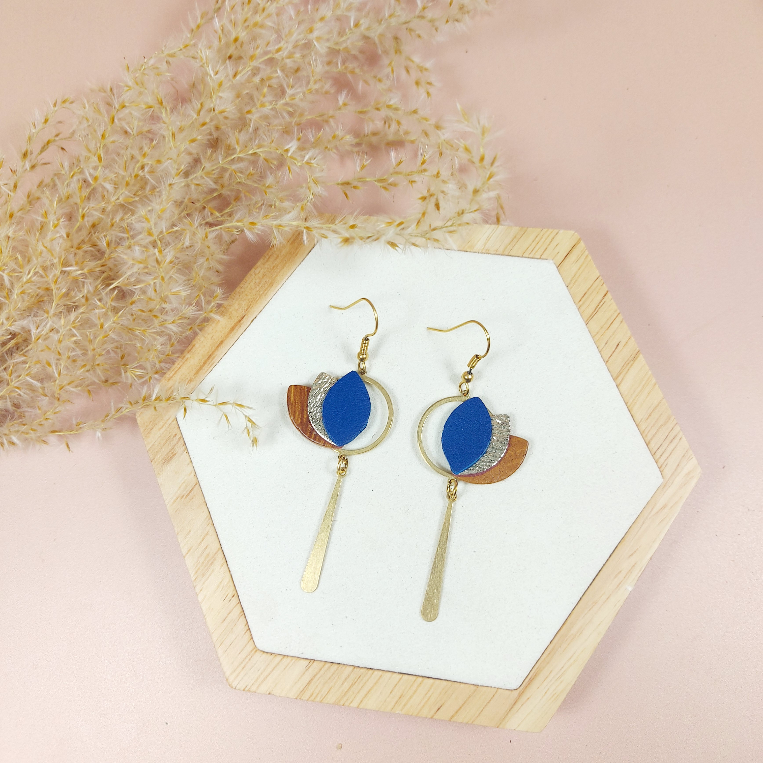 Boucles d'oreilles longues en cuir upcyclé