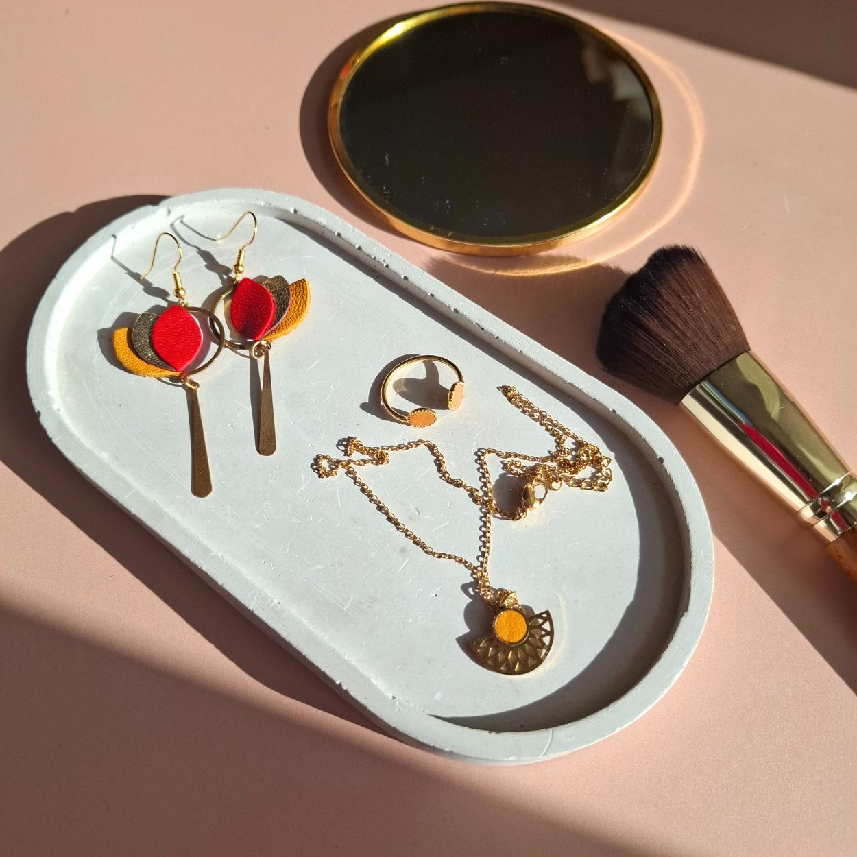 Bijoux cuir upcyclé jaune