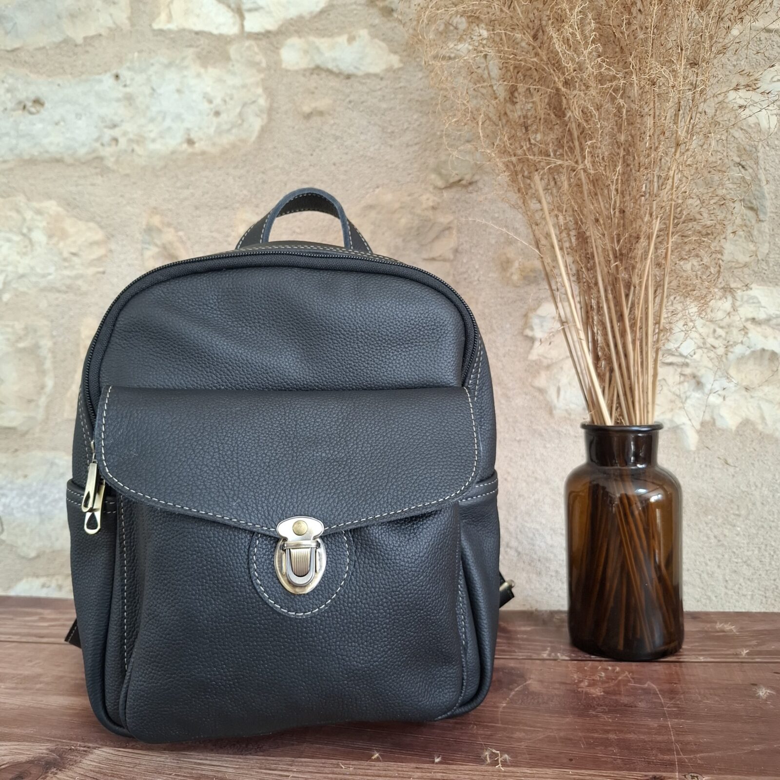 petit sac à dos en cuir noir convertible