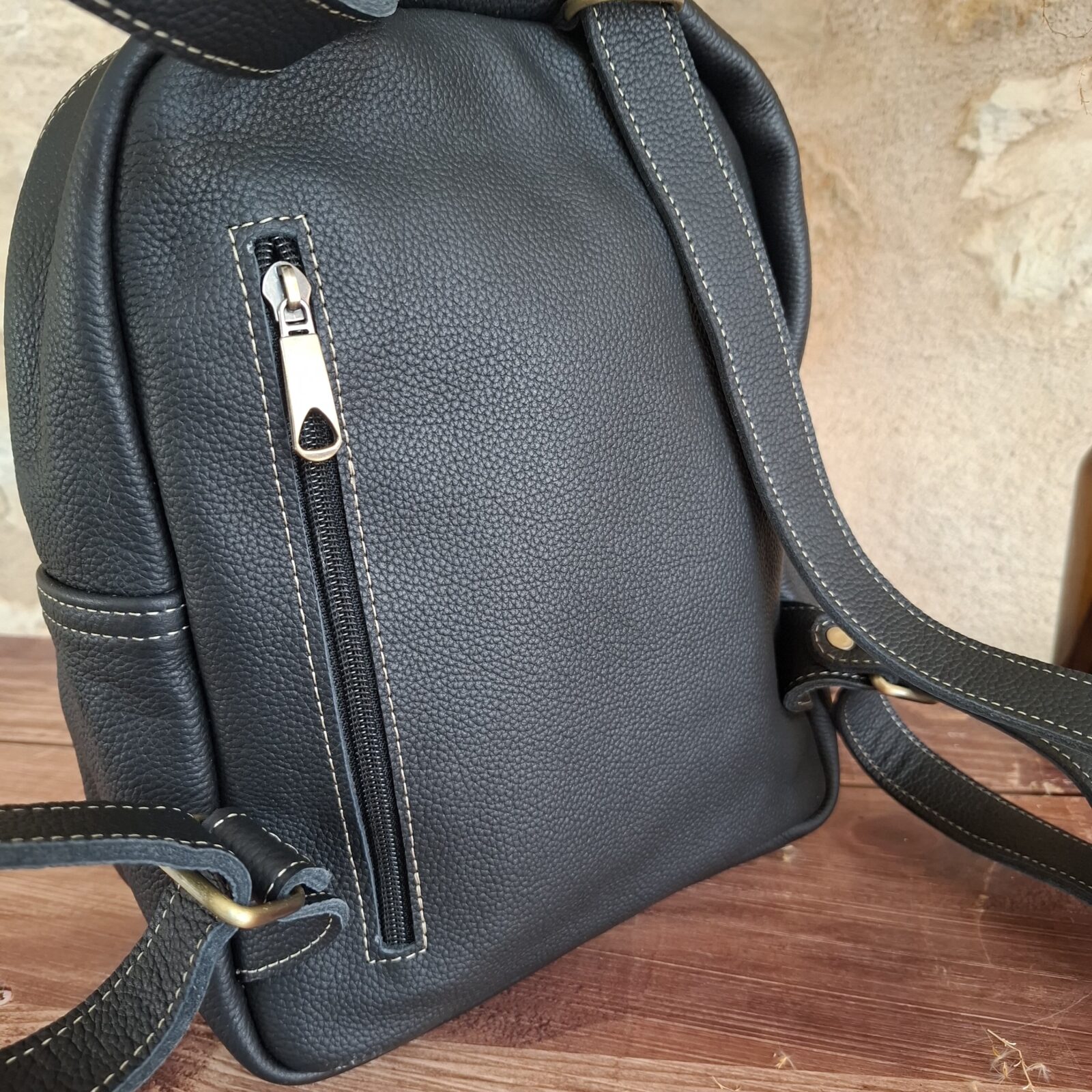 petit sac à dos en cuir noir convertible