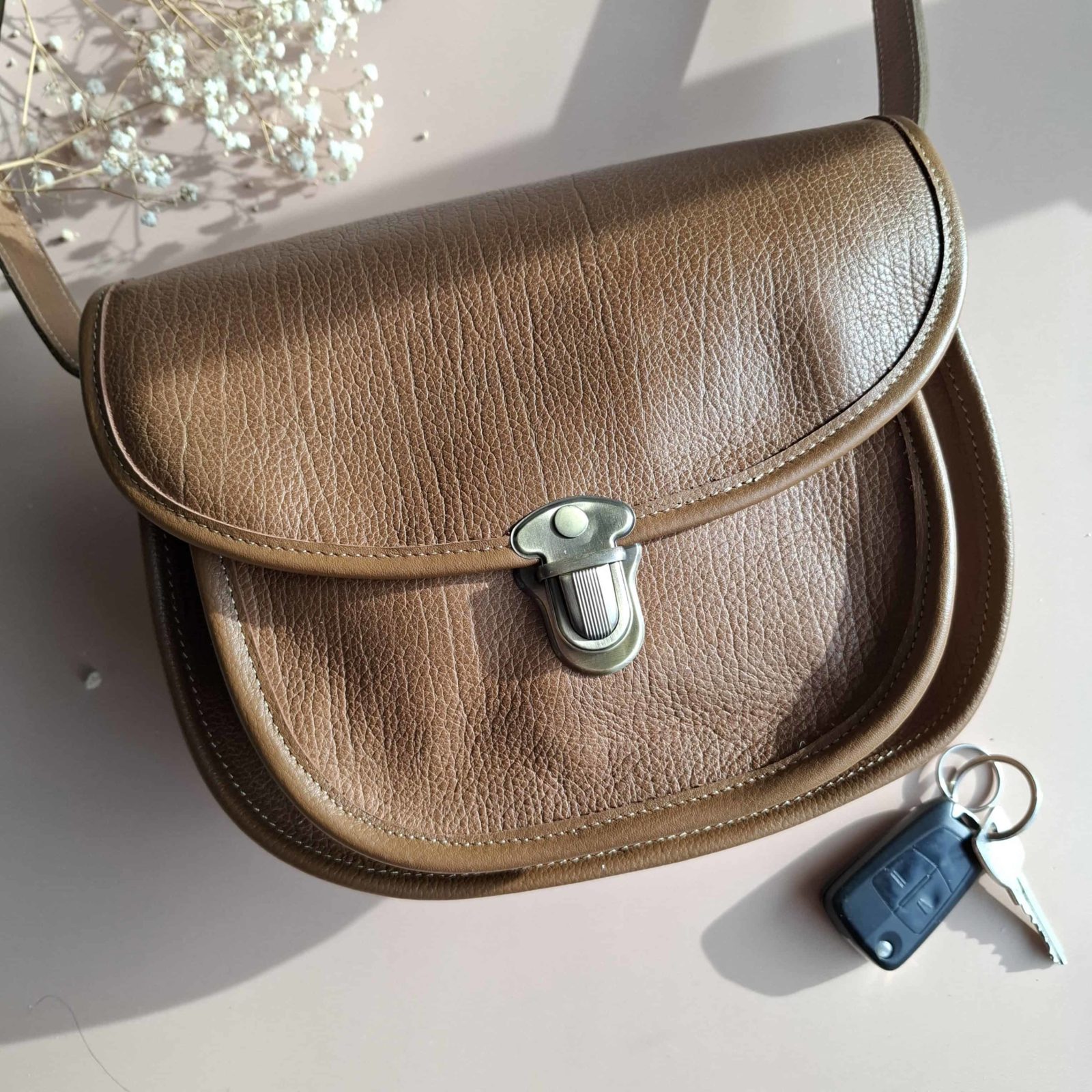 Sac arrondi cuir grainé camel