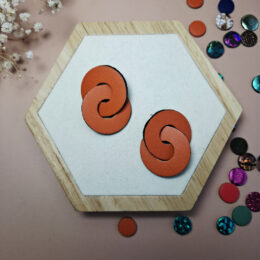 boucles géométriques cuir orange